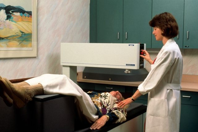 Osteoporóza,  vyšetření  (ilustrační foto) | foto: Profimedia